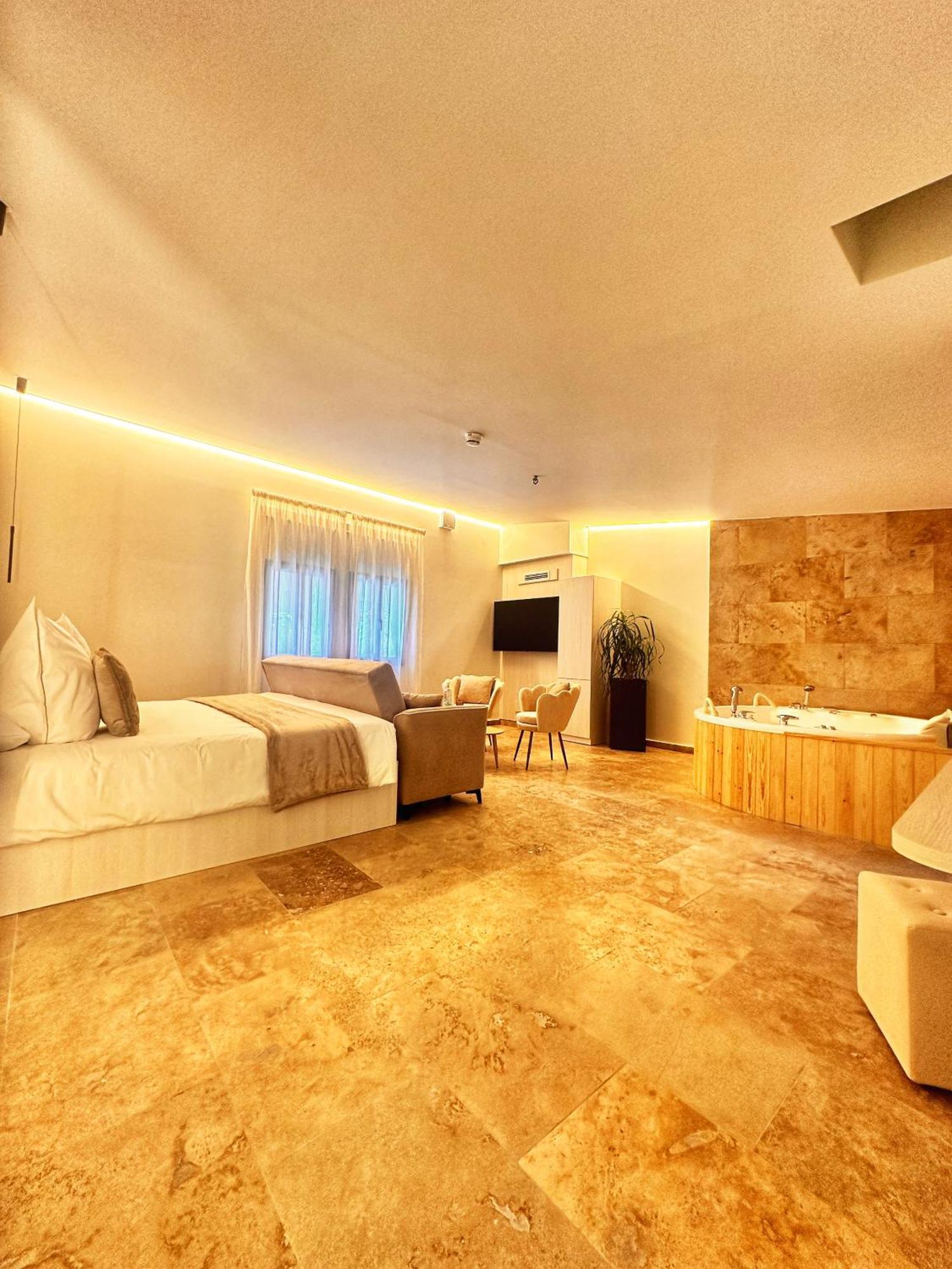 Boutique Hotel Comtal Empuries Roses Esterno foto