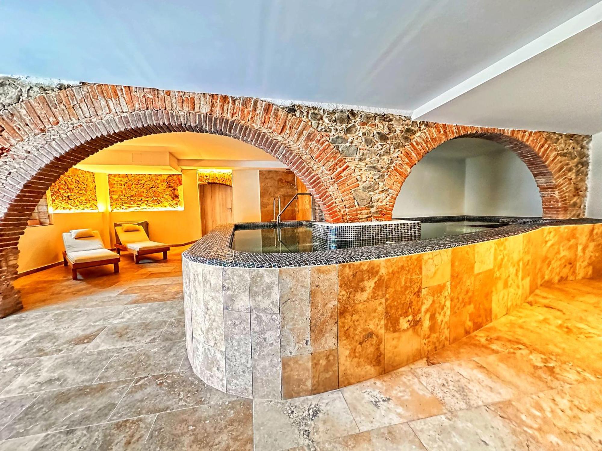 Boutique Hotel Comtal Empuries Roses Esterno foto