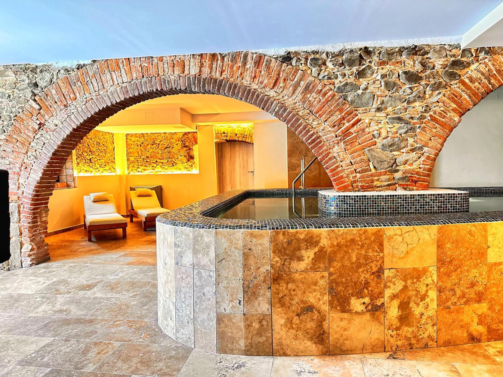 Boutique Hotel Comtal Empuries Roses Esterno foto